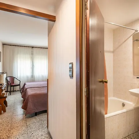 Delavall Hotel 2*